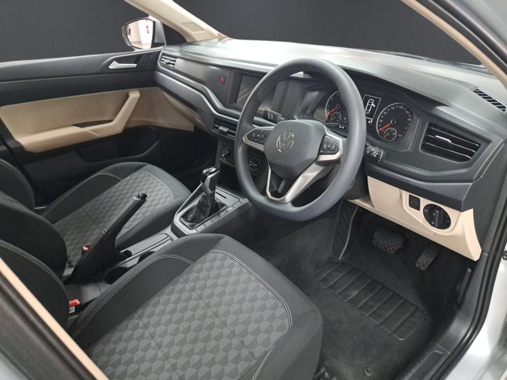 Volkswagen Polo Sedan 1.6 Tiptronic