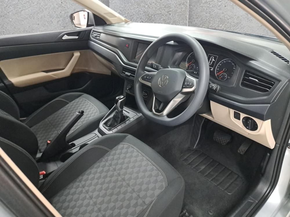 Volkswagen Polo Sedan 1.6 Tiptronic