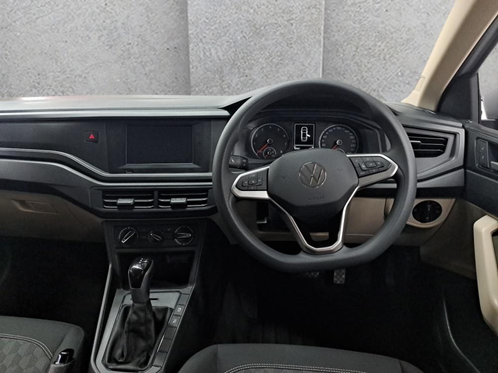 Volkswagen Polo Sedan 1.6 Tiptronic