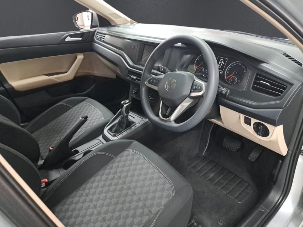 Volkswagen Polo Sedan 1.6 Tiptronic