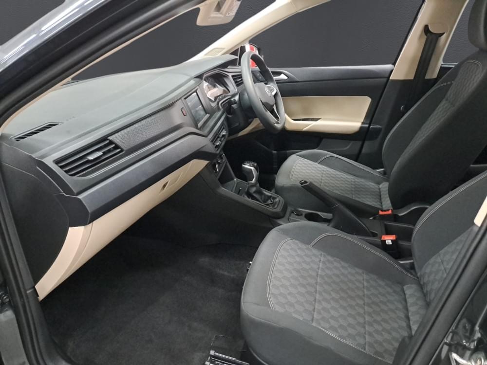 Volkswagen Polo Sedan 1.6 Tiptronic