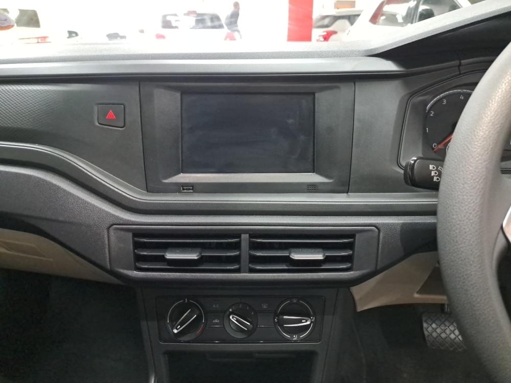Volkswagen Polo Sedan 1.6 Tiptronic