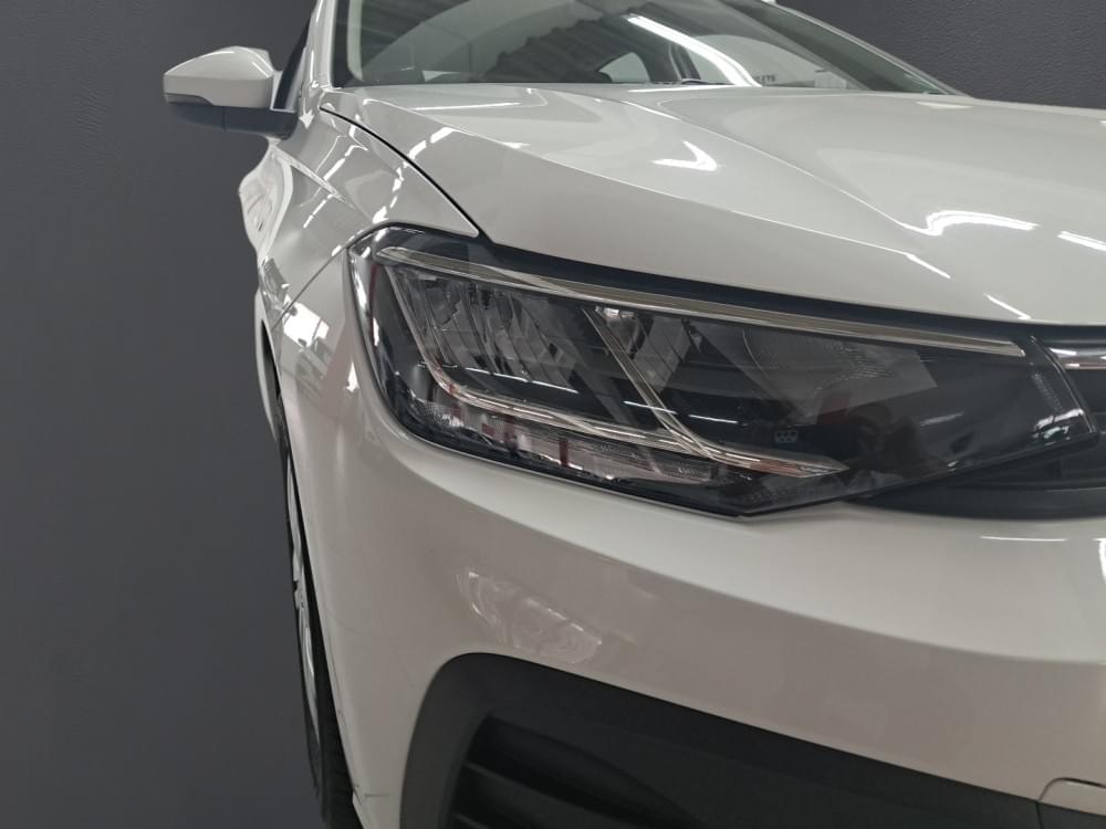 Volkswagen Polo Sedan 1.6 Base