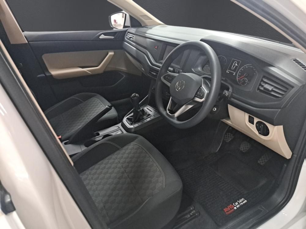 Volkswagen Polo Sedan 1.6 Base