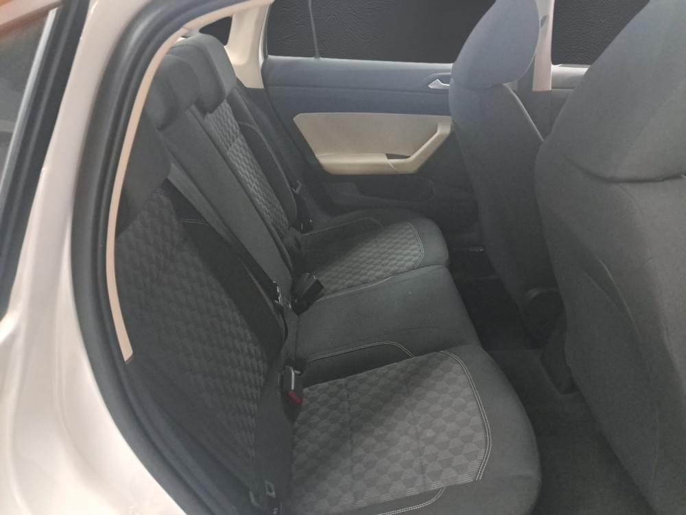 Volkswagen Polo Sedan 1.6 Base