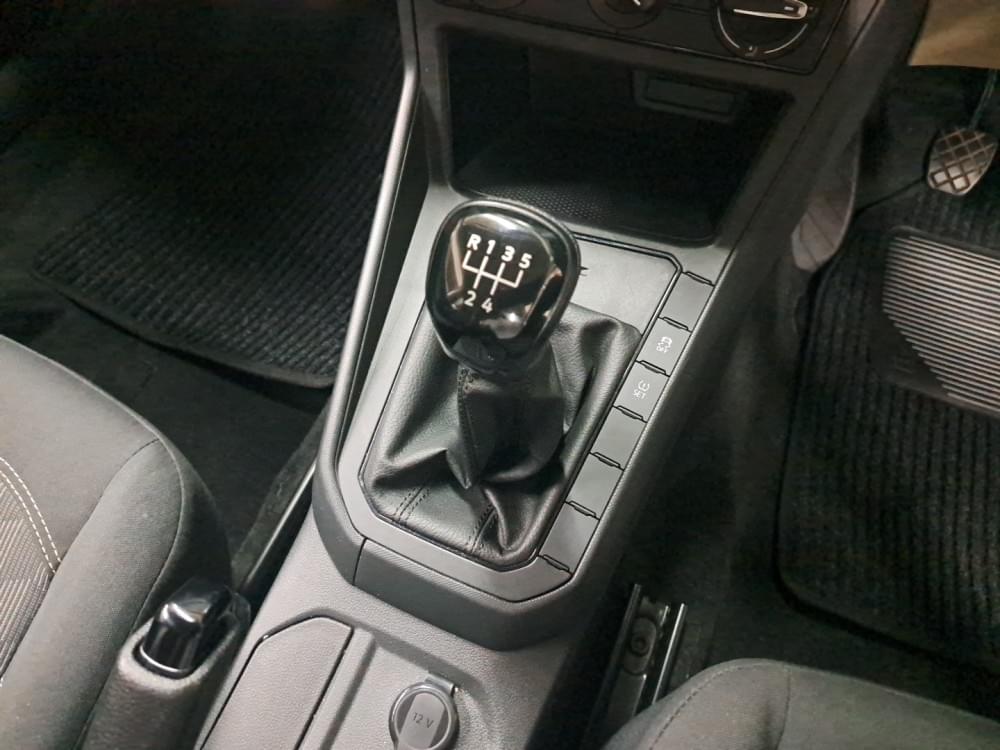 Volkswagen Polo Sedan 1.6 Base