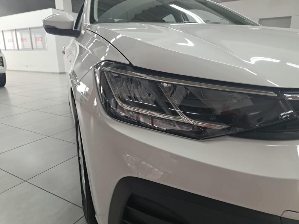 Volkswagen Polo Sedan 1.6 Base