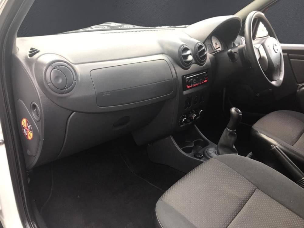 Nissan Np200 1.6 8V Ac Safety Pack