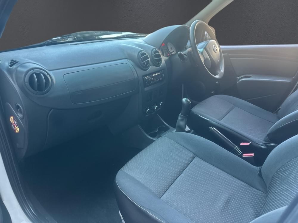 Nissan Np200 1.6 8V Ac Safety Pack