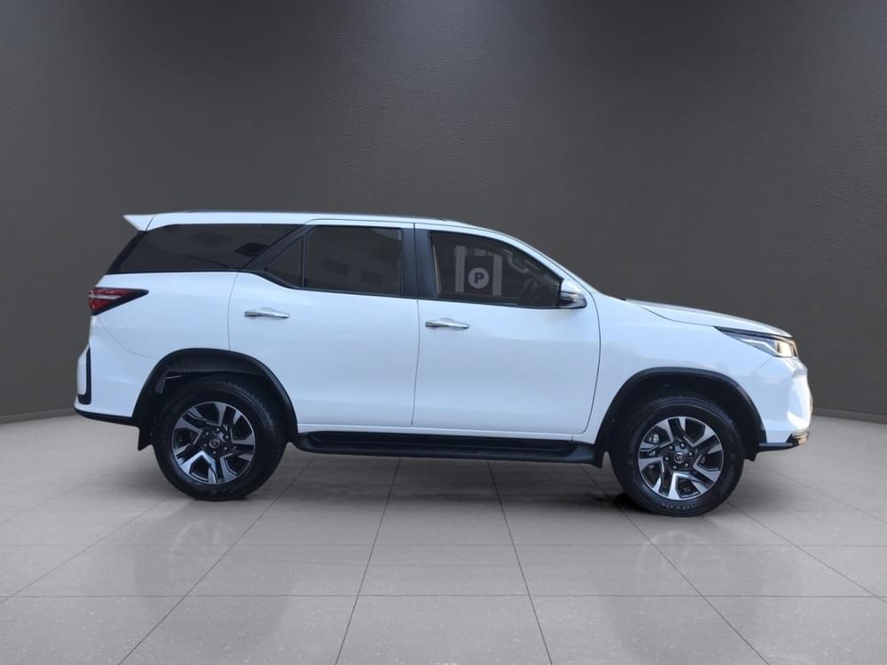 Toyota Fortuner 2.4 Gd-6 Rb At