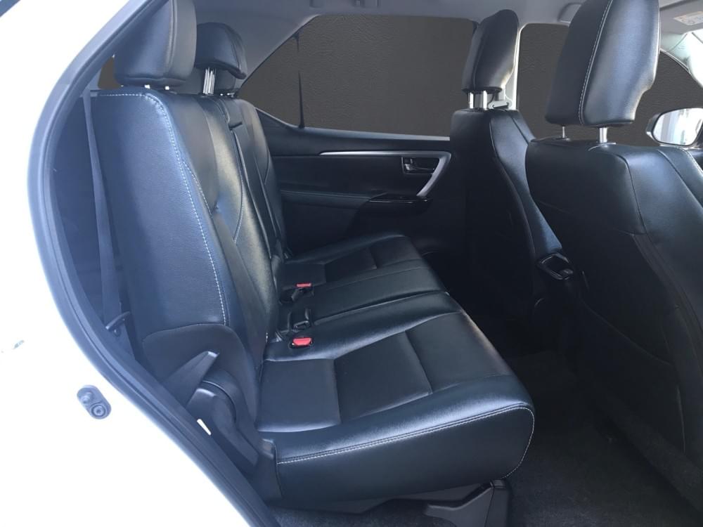 Toyota Fortuner 2.4 Gd-6 Rb At