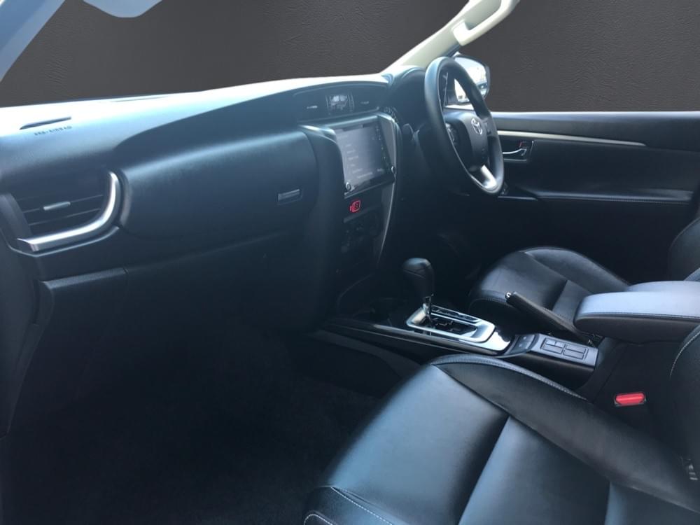 Toyota Fortuner 2.4 Gd-6 Rb At