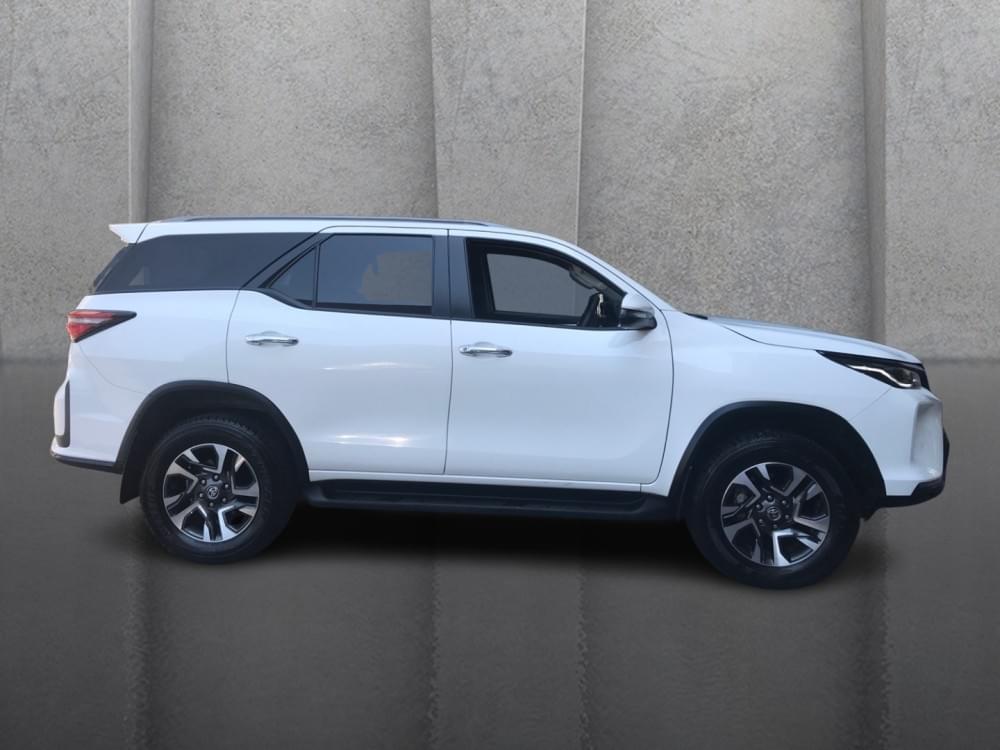 Toyota Fortuner 2.4 Gd-6 Rb At