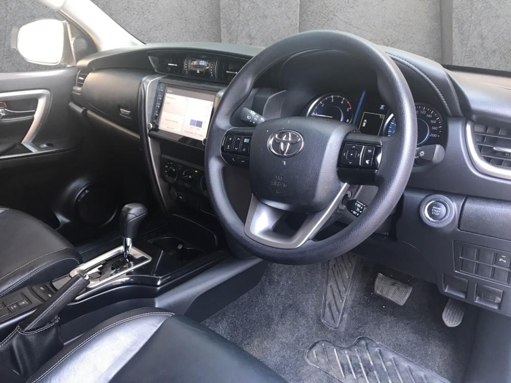 Toyota Fortuner 2.4 Gd-6 Rb At