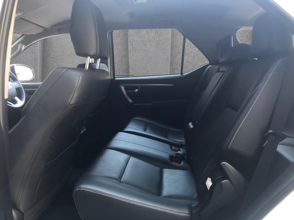 Toyota Fortuner 2.4 Gd-6 Rb At