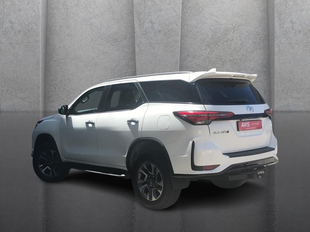 Toyota Fortuner 2.4 Gd-6 Rb At