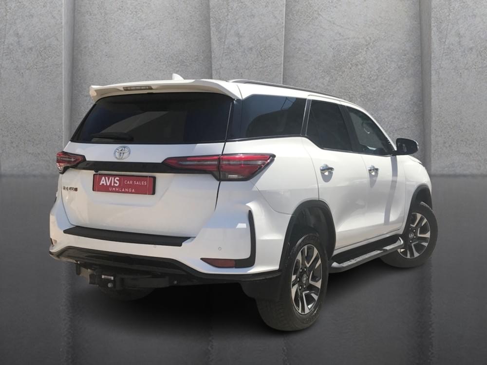 Toyota Fortuner 2.4 Gd-6 Rb At