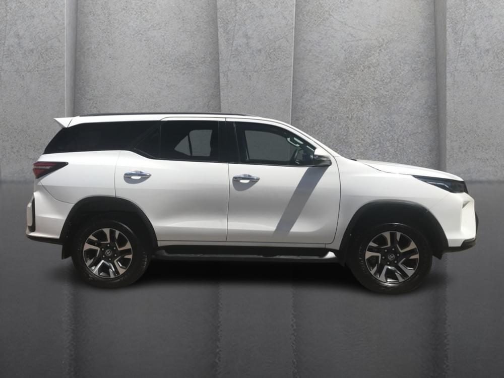 Toyota Fortuner 2.4 Gd-6 Rb At