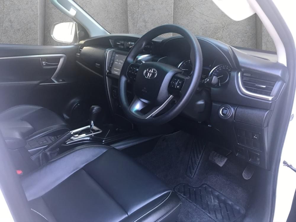 Toyota Fortuner 2.4 Gd-6 Rb At