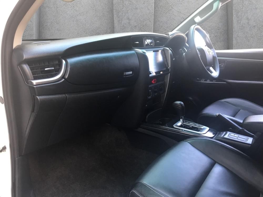 Toyota Fortuner 2.4 Gd-6 Rb At
