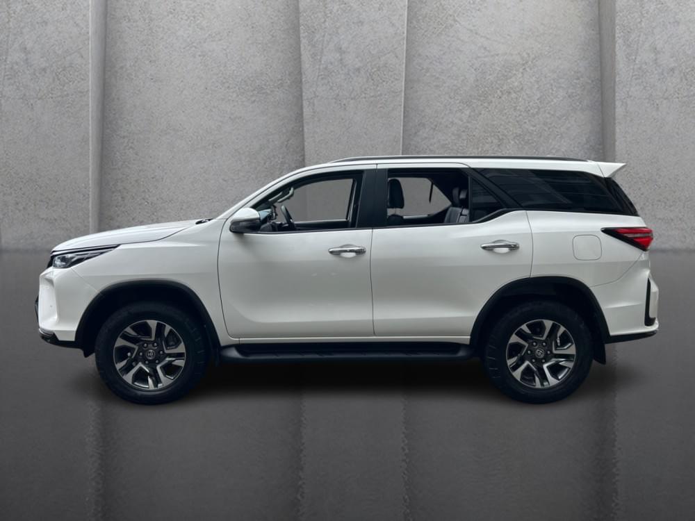 Toyota Fortuner 2.4 Gd-6 Rb At