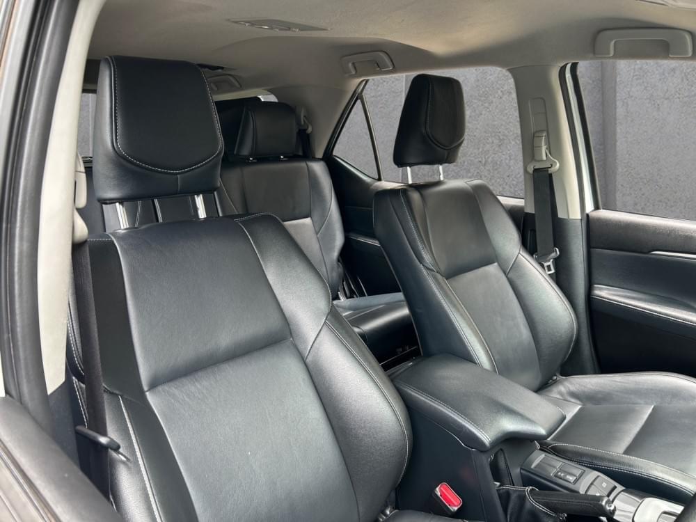 Toyota Fortuner 2.4 Gd-6 Rb At