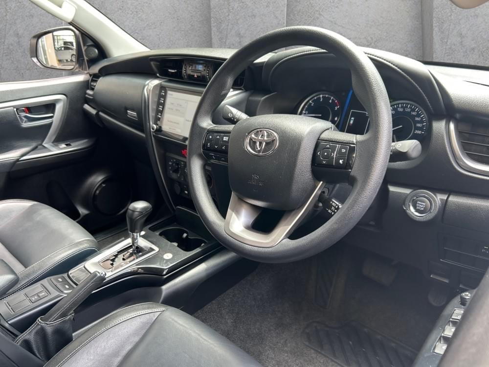 Toyota Fortuner 2.4 Gd-6 Rb At