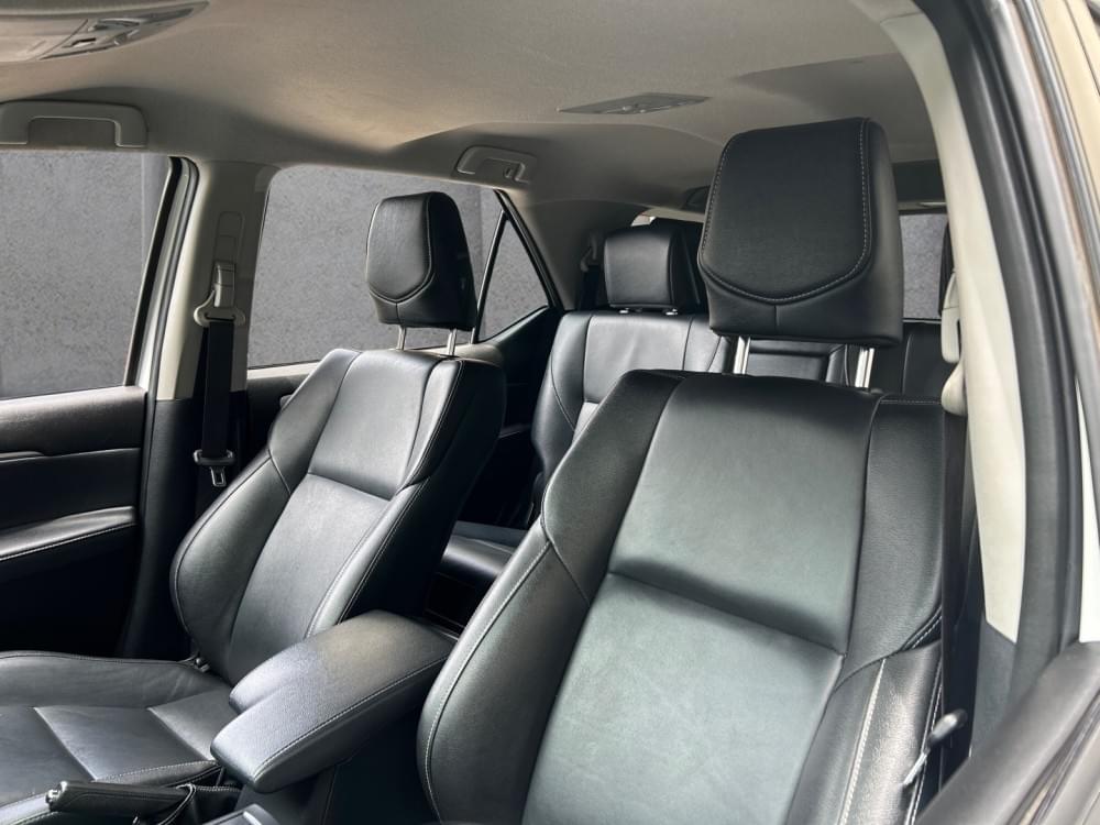 Toyota Fortuner 2.4 Gd-6 Rb At