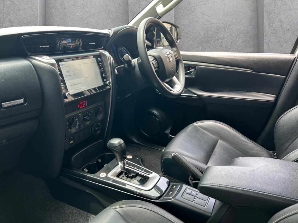 Toyota Fortuner 2.4 Gd-6 Rb At