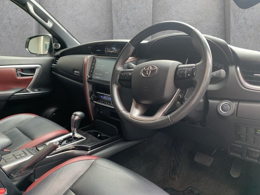 Toyota Fortuner 2.8 Gd-6 Rb At