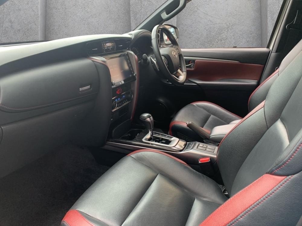 Toyota Fortuner 2.8 Gd-6 Rb At