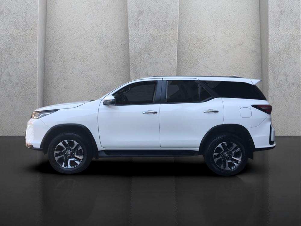 Toyota Fortuner 2.4 Gd-6 Rb At