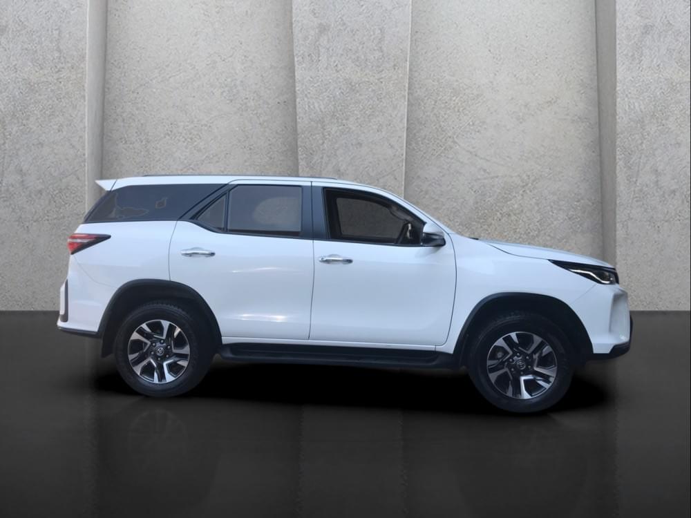 Toyota Fortuner 2.4 Gd-6 Rb At