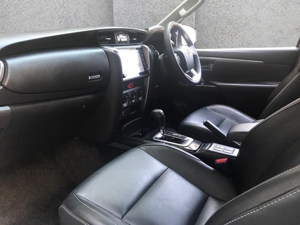 Toyota Fortuner 2.4 Gd-6 Rb At