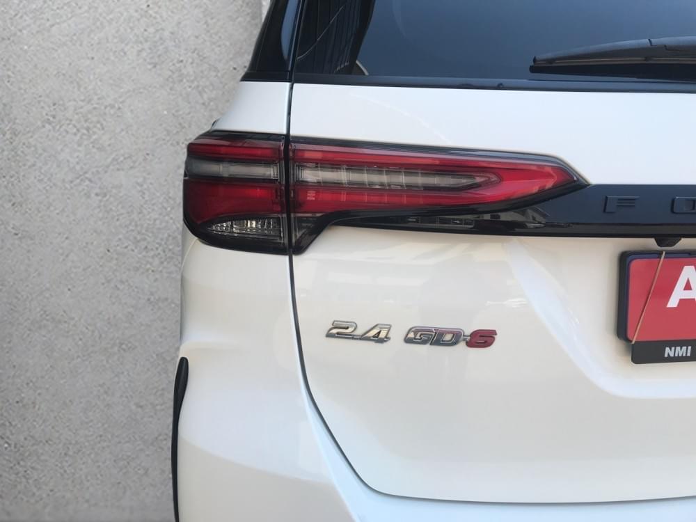 Toyota Fortuner 2.4 Gd-6 Rb At
