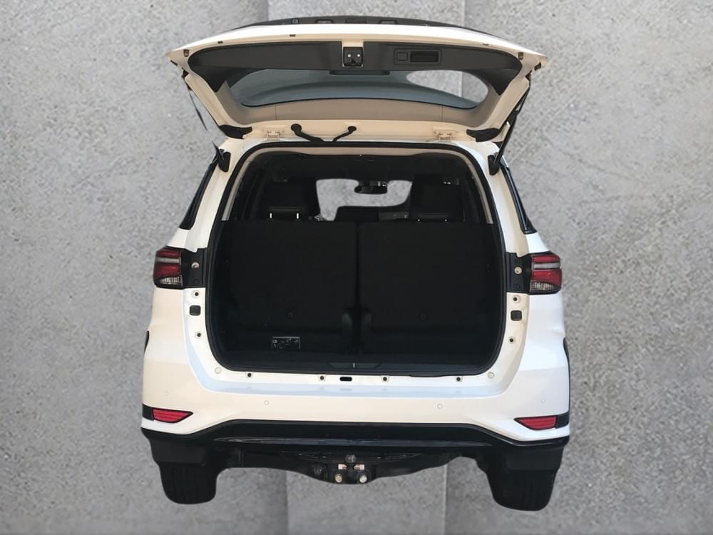 Toyota Fortuner 2.4 Gd-6 Rb At