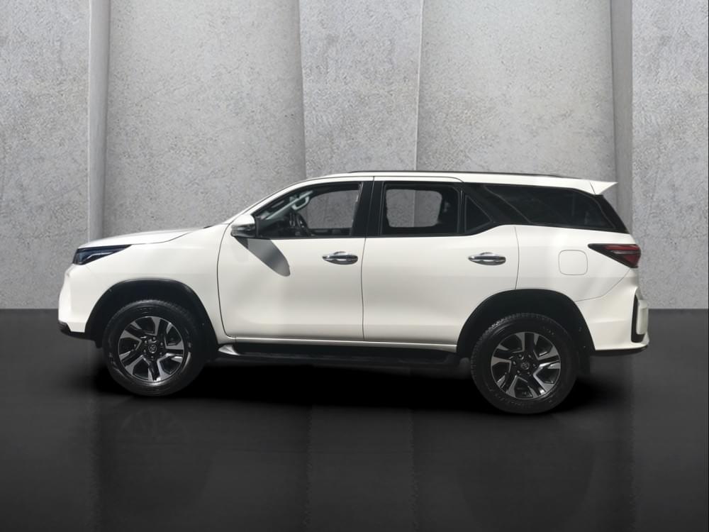 Toyota Fortuner 2.4 Gd-6 Rb 6At