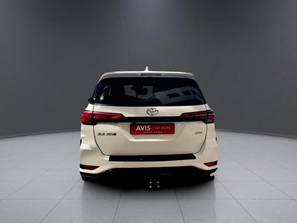 Toyota Fortuner 2.4 Gd-6 4X4 6At