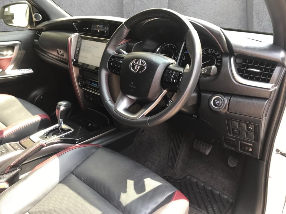 Toyota Fortuner 2.8 Gd-6 Rb At