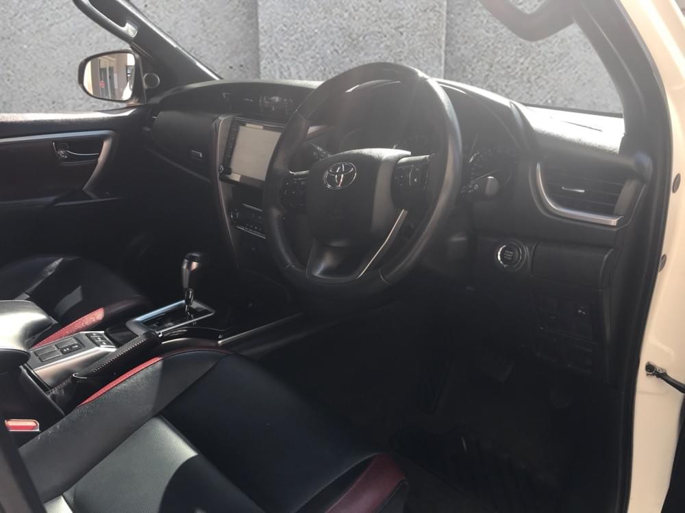 Toyota Fortuner 2.8 Gd-6 Rb At