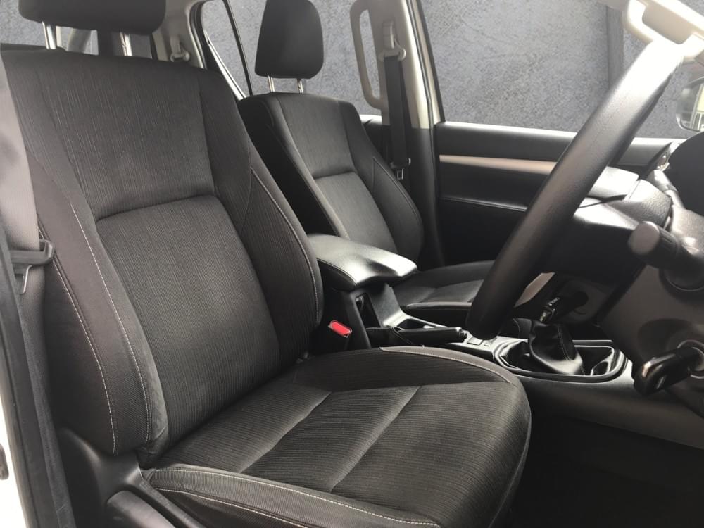 Toyota Hilux 2.4 Raider X 4X4