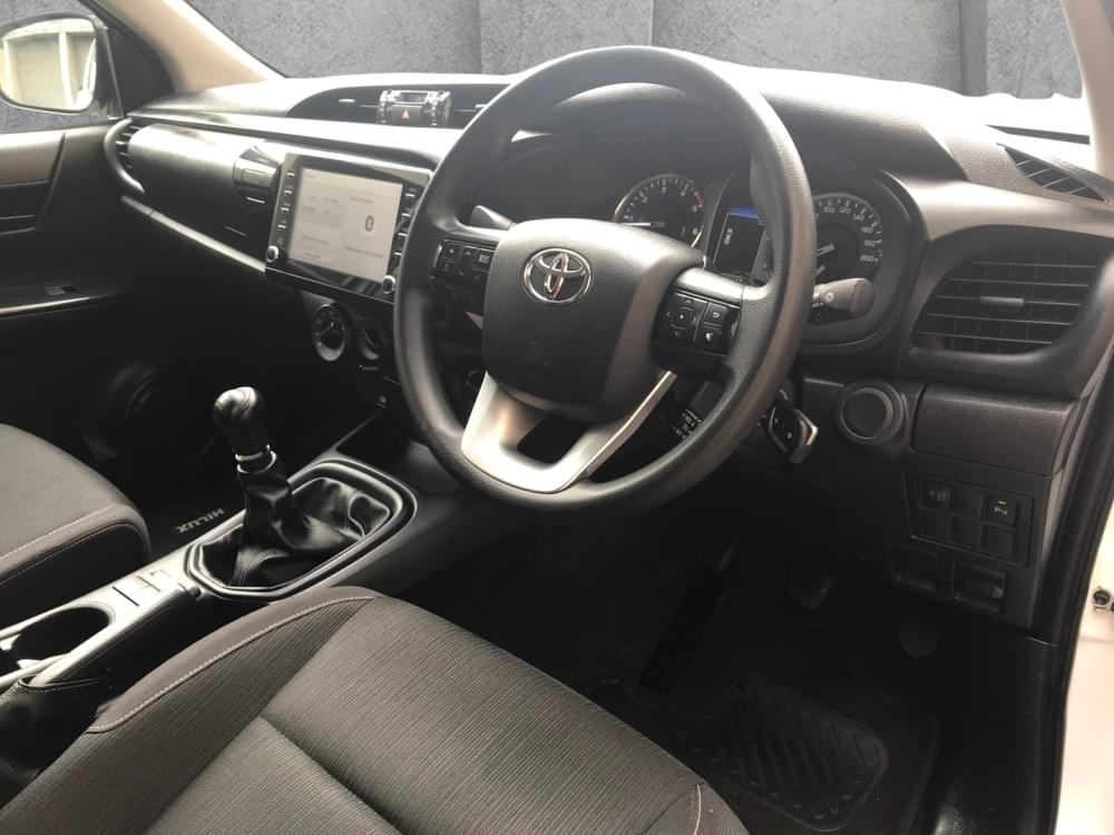 Toyota Hilux 2.4 Raider X 4X4