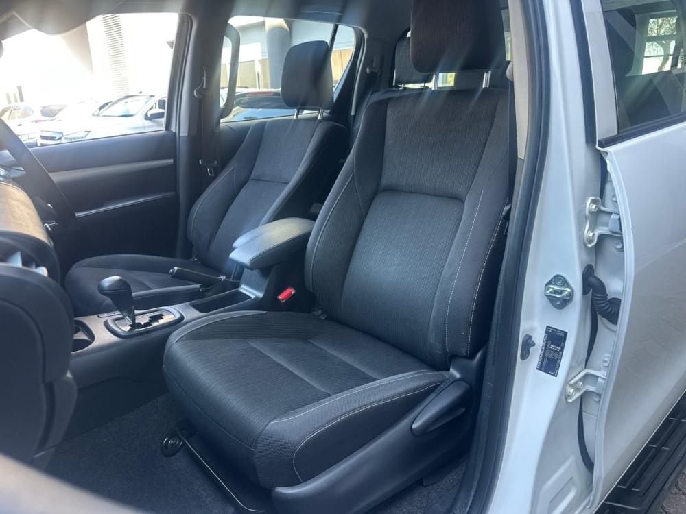 Toyota Hilux 2.4 Gd-6 Raider 4X4 6At
