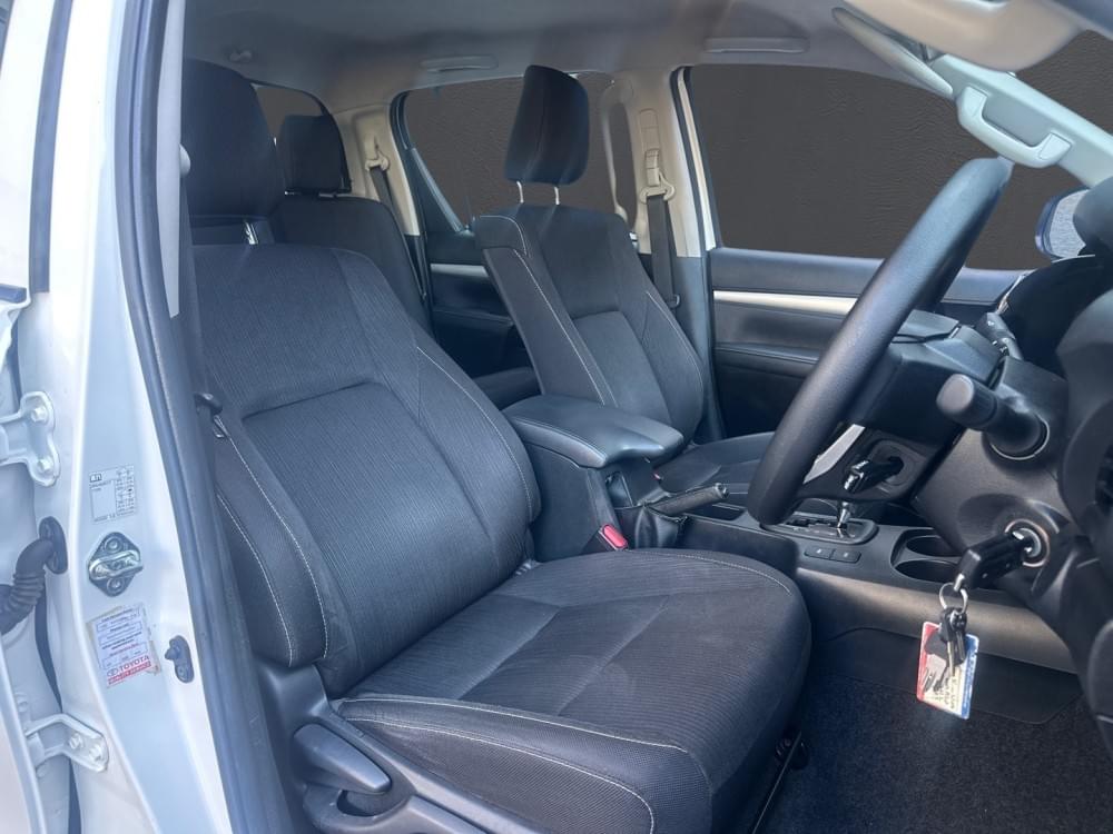 Toyota Hilux 2.4 Gd-6 Raider 4X4 6At