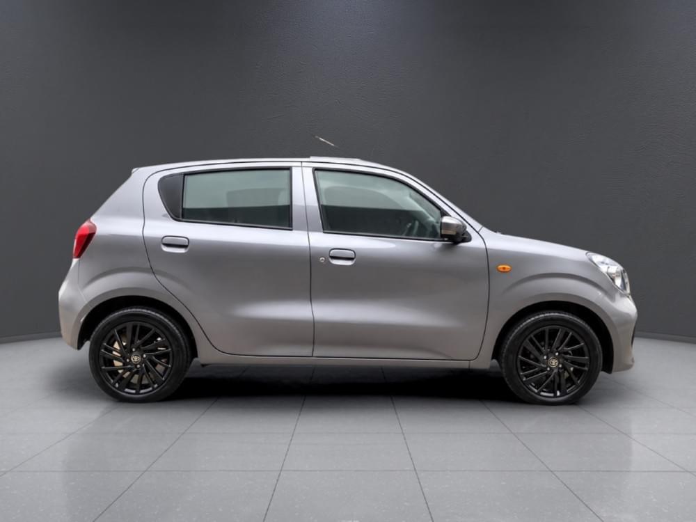 Toyota Vitz 1.0 Xr Mt