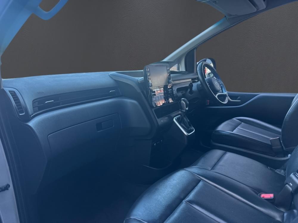 Hyundai N/A 2.2D Executive 9 Seater At