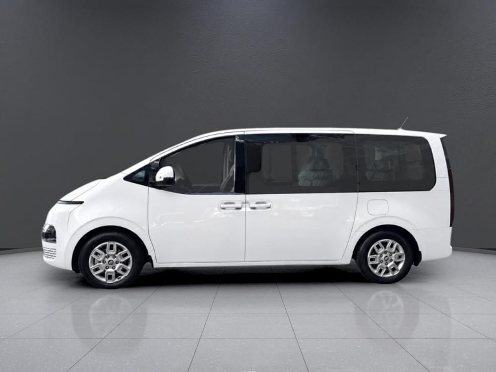 Hyundai Staria 2.2D Executive 9 Seater At