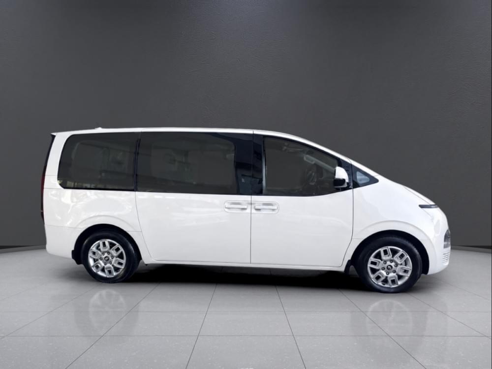 Hyundai Staria 2.2D Executive 9 Seater At
