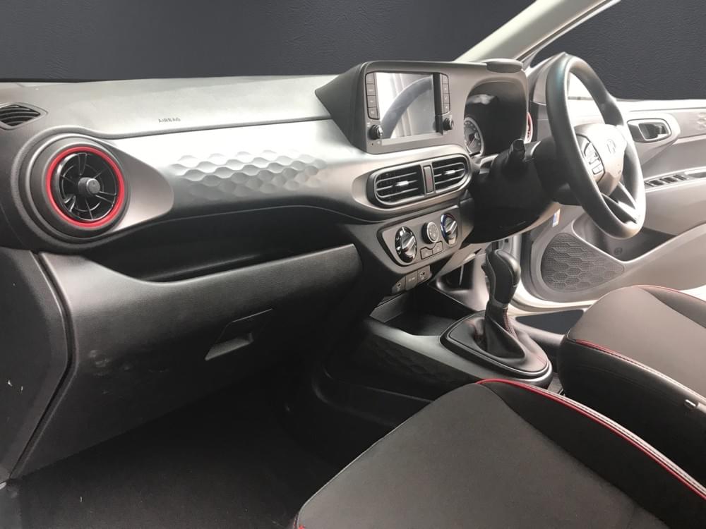 Hyundai N/A 1.2 Premium At
