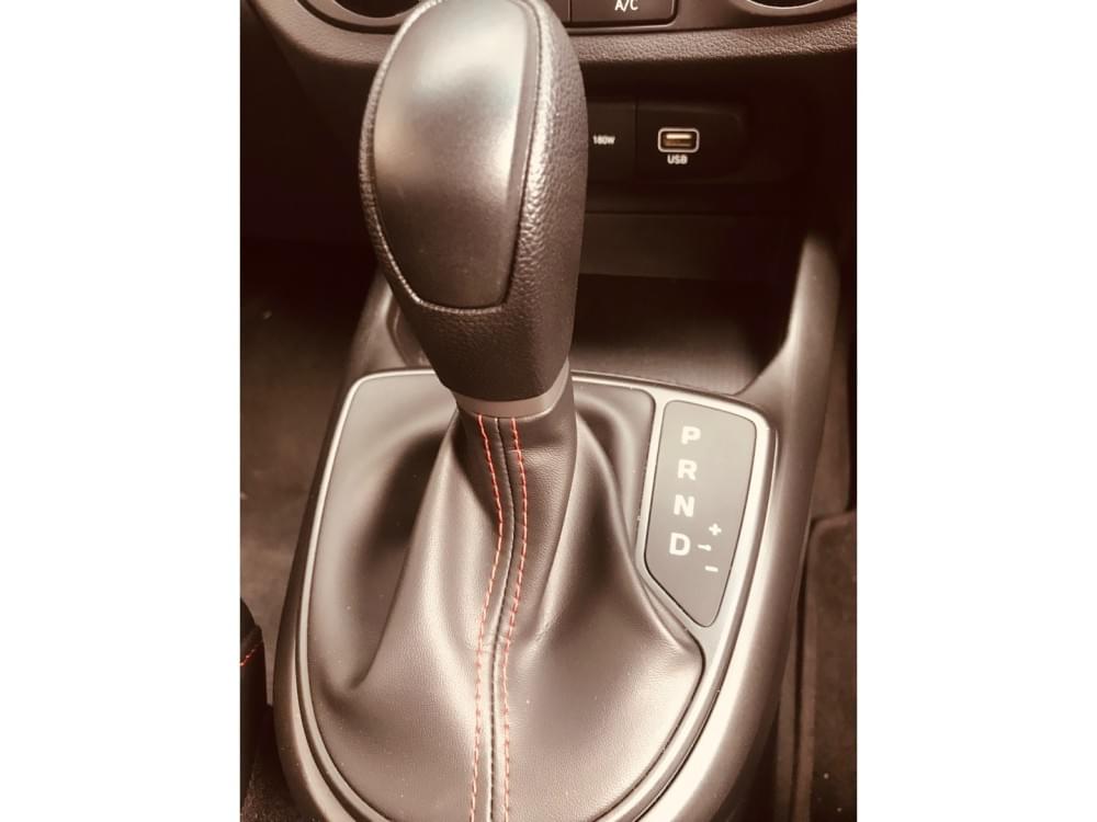 Hyundai N/A 1.2 Premium At